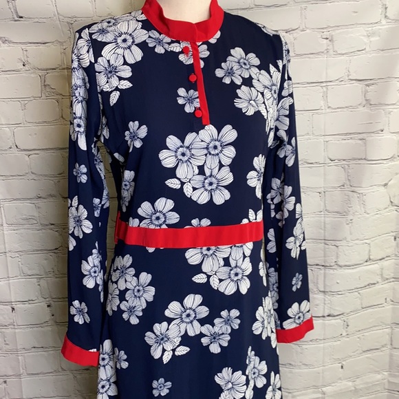 Bold Floral Maxi Dress with long sleeves - Picture 10 of 13